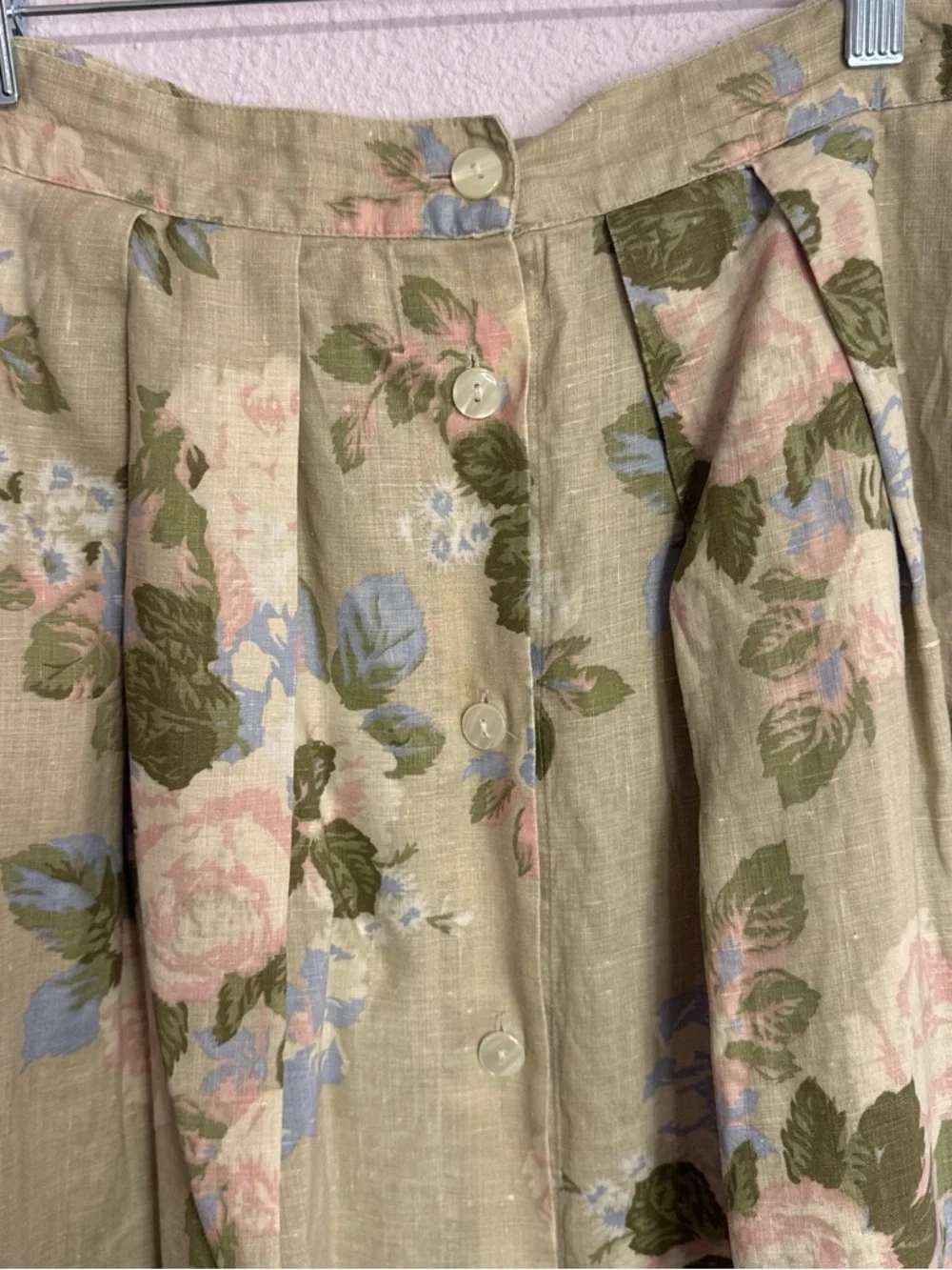 Vintage 80s/90s Floral Button-Front Midi Skirt in Sage Green - Picture 2 of 5